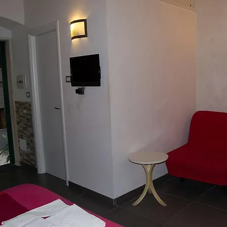 Centrale לינה וארוחת בוקר *